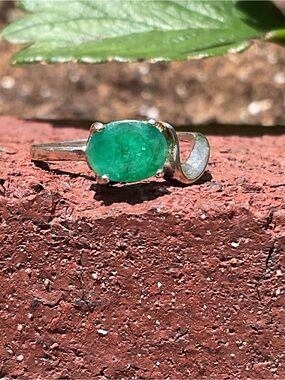 Emerald .925 Silver Ring 7